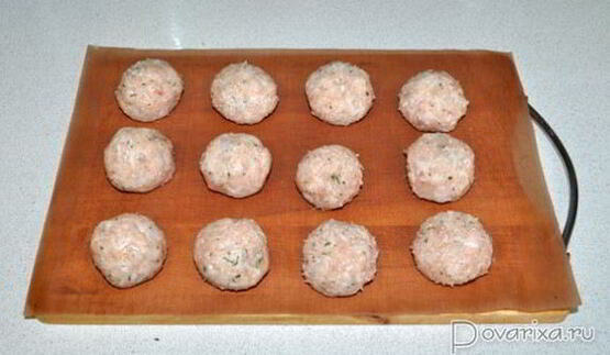 куриные тефтели в сметанно-томатном соусе