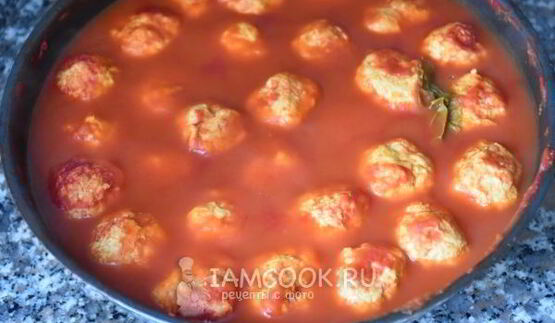 куриные тефтели в томатном соусе