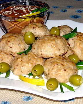 Легкие рыбные тефтельки с остреньким соусом