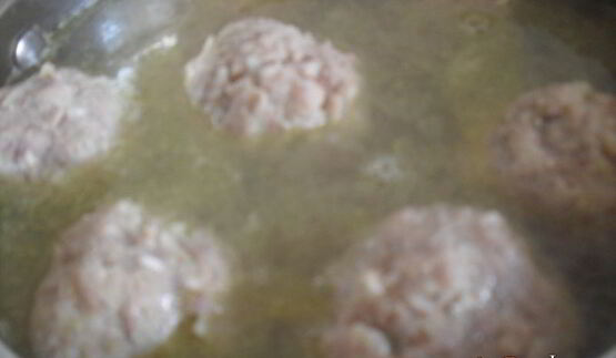 тефтели ежики в сметанно-томатном соусе