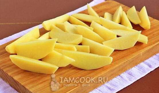 тефтели с картошкой в соусе в духовке