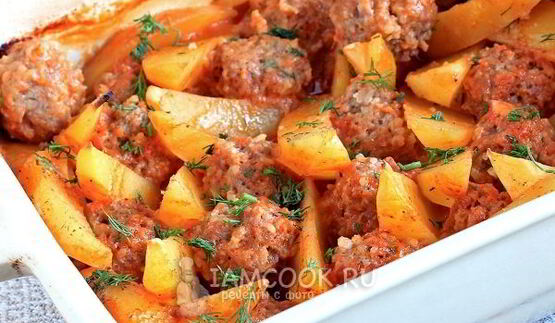 тефтели с картошкой в соусе в духовке