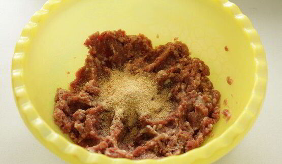 тефтели с моцареллой в томатно-овощном соусе