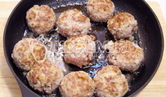 тефтели с подливой