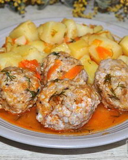 Рецепт тефтелей, тушенных с картофелем