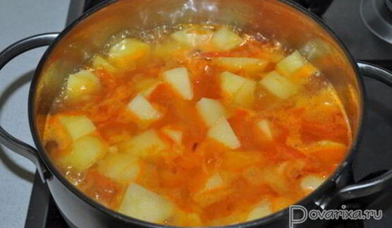 тефтели, тушенные с картофелем