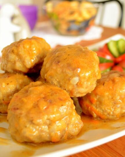 Рецепт тефтелей в сметанно томатном соусе на сковороде