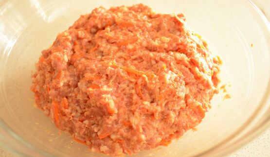 тефтели в сметанно томатном соусе на сковороде