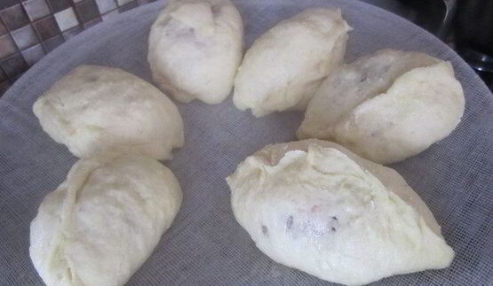 паровые вареники с вишней и клубникой