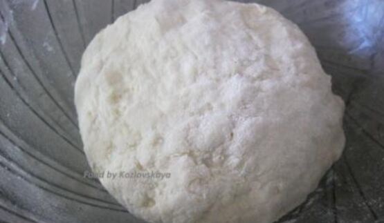 вареники с черносливом, грецкими орехами и медом