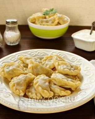 Вареники с картошкой и лесными грибами