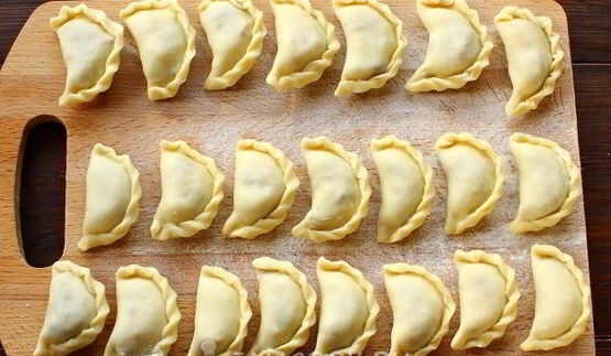 вареники с картошкой и лесными грибами