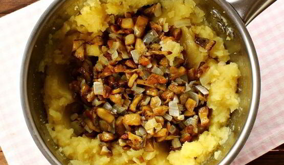 вареники с картошкой и лесными грибами
