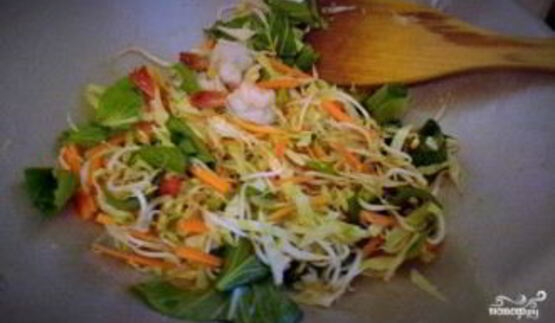 яичная лапша с овощами