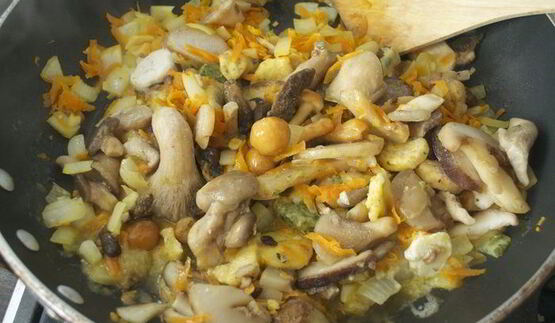 жаркое из фаршированной курицы