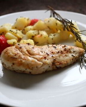 Жаркое из курицы с картошкой