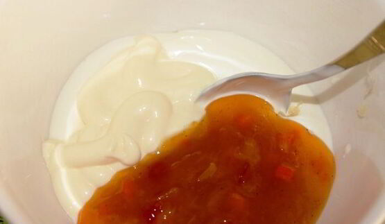 жаркое с семгой и беконом в горшочке