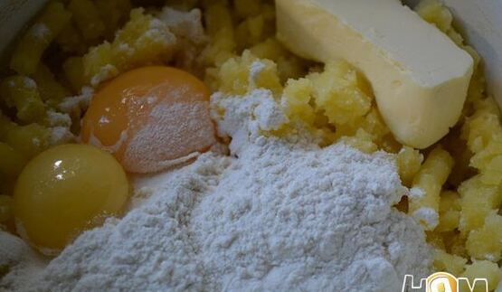 картофельные зразы с мясом и сыром