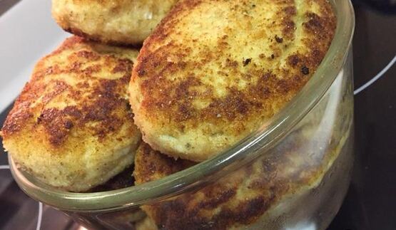 куриные зразы со шпинатом и яйцом