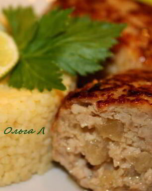 Мясные зразы с ананасами