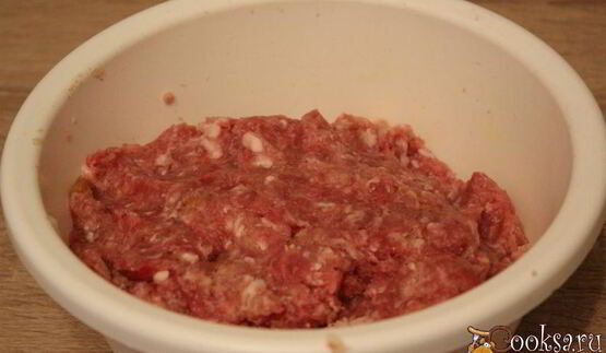 мясные зразы с сыром и сливочным маслом