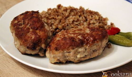 мясные зразы с сыром и сливочным маслом