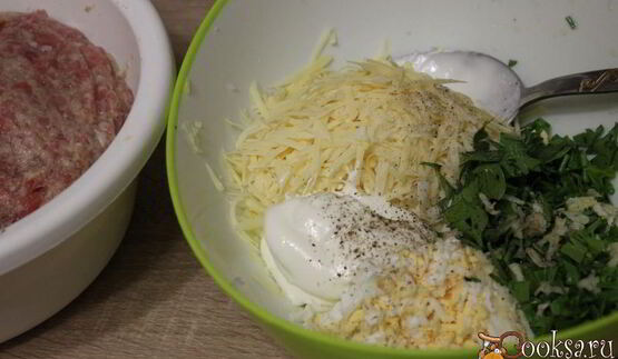 мясные зразы с сыром, яйцом и зеленью