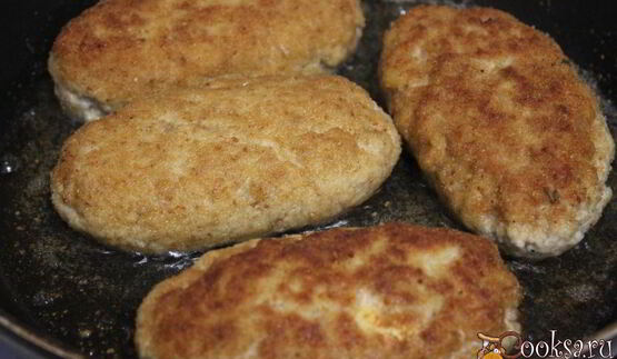 мясные зразы с сыром, яйцом и зеленью