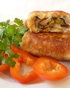 Зразы рыбные с баклажанами