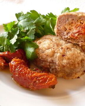 Зразы с вялеными помидорами