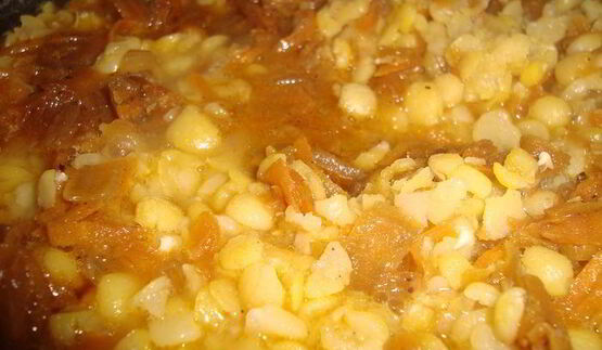 гороховая каша с мускатным орехом и соевым соусом