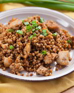 Гречка по-купечески с курицей и зеленым луком