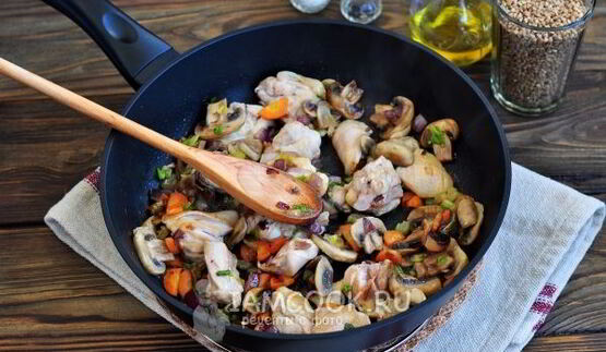 гречка с грибами в горшочке в духовке