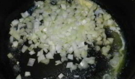 гречка с тушенкой и луком