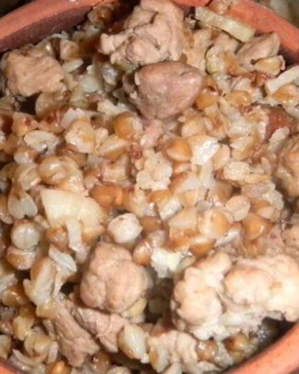 Рецепт каши в горшочке со свининой