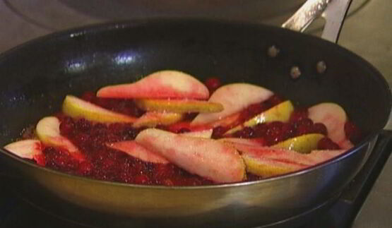 кукурузная каша с грушей, изюмом и клюквой