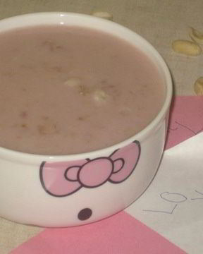 Клубнично-сливочная овсяная каша с лавандой