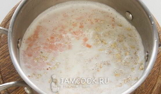 овсяная каша на молоке с тыквой и изюмом