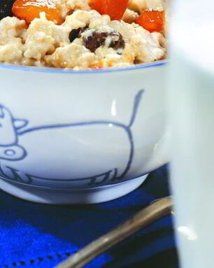 Овсяная каша с сухофруктами