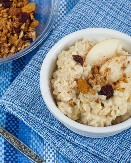 Рецепт овсяной каши с яблоком и корицей
