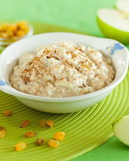 Рецепт овсяной каши с яблоком, изюмом и корицей в мультиварке