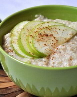 Яблочно-овсяная каша для малышей