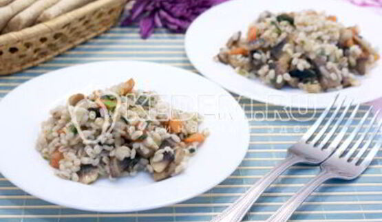 перловка с грибами