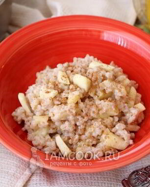 Пшеничная каша с яблоками