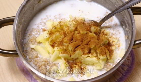 пшеничная каша с яблоками