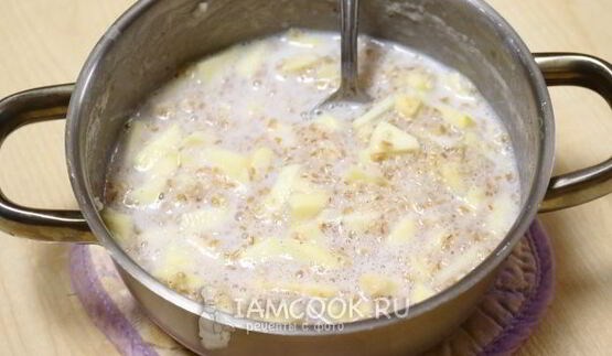 пшеничная каша с яблоками