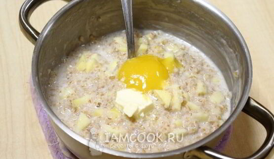 пшеничная каша с яблоками
