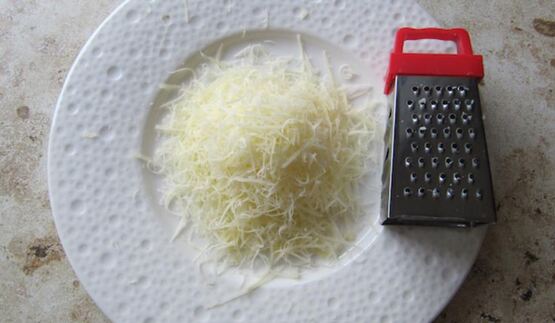 сытная злаковая каша с яйцом и беконом