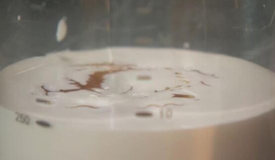 ячменная каша с сыром фета и клубничным кремом