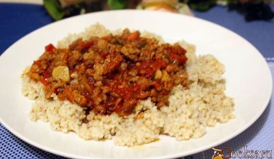 ячневая каша с мясным соусом